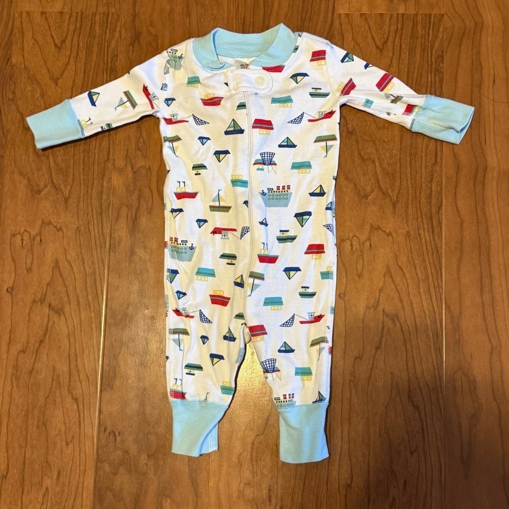 HANNA ANDERSSON Zip Sleeper Pajamas White Boat Long Sleeve 0-6 Months